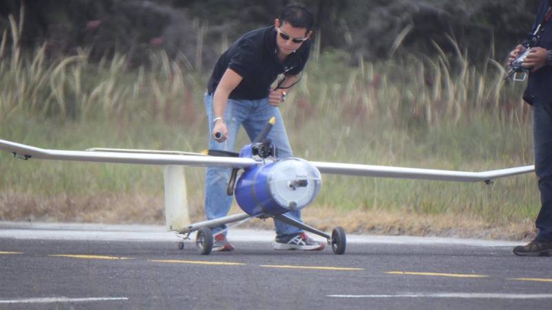 The Piquero UAV developed by USFQ with Jorge Pantoja. Photo by Santiago J. Gutierrez